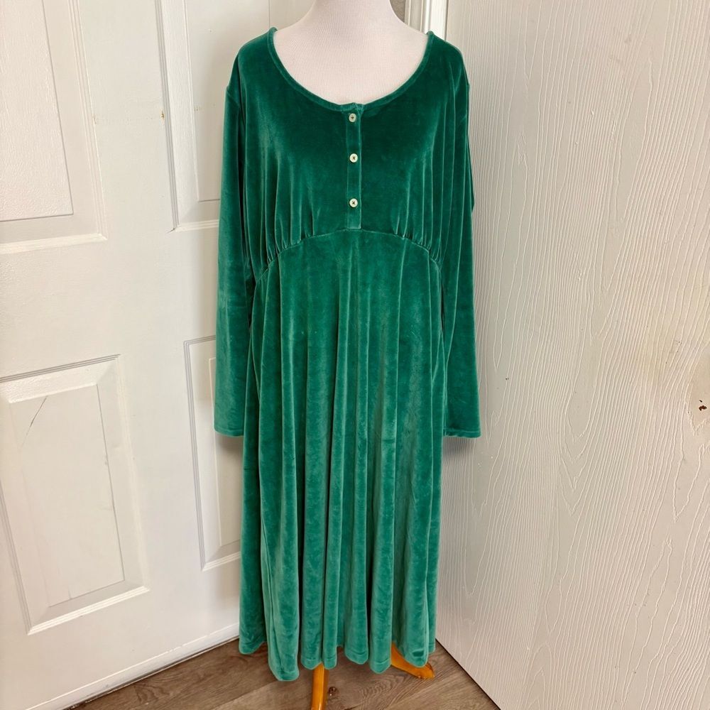 Kate Quinn Velour Mama Dress L2